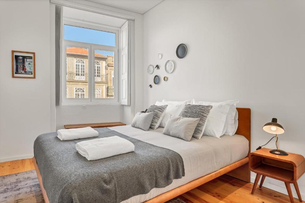 Host Wise - Lovely Shinny Flats With Balcony - Clerigos Porto Exterior foto